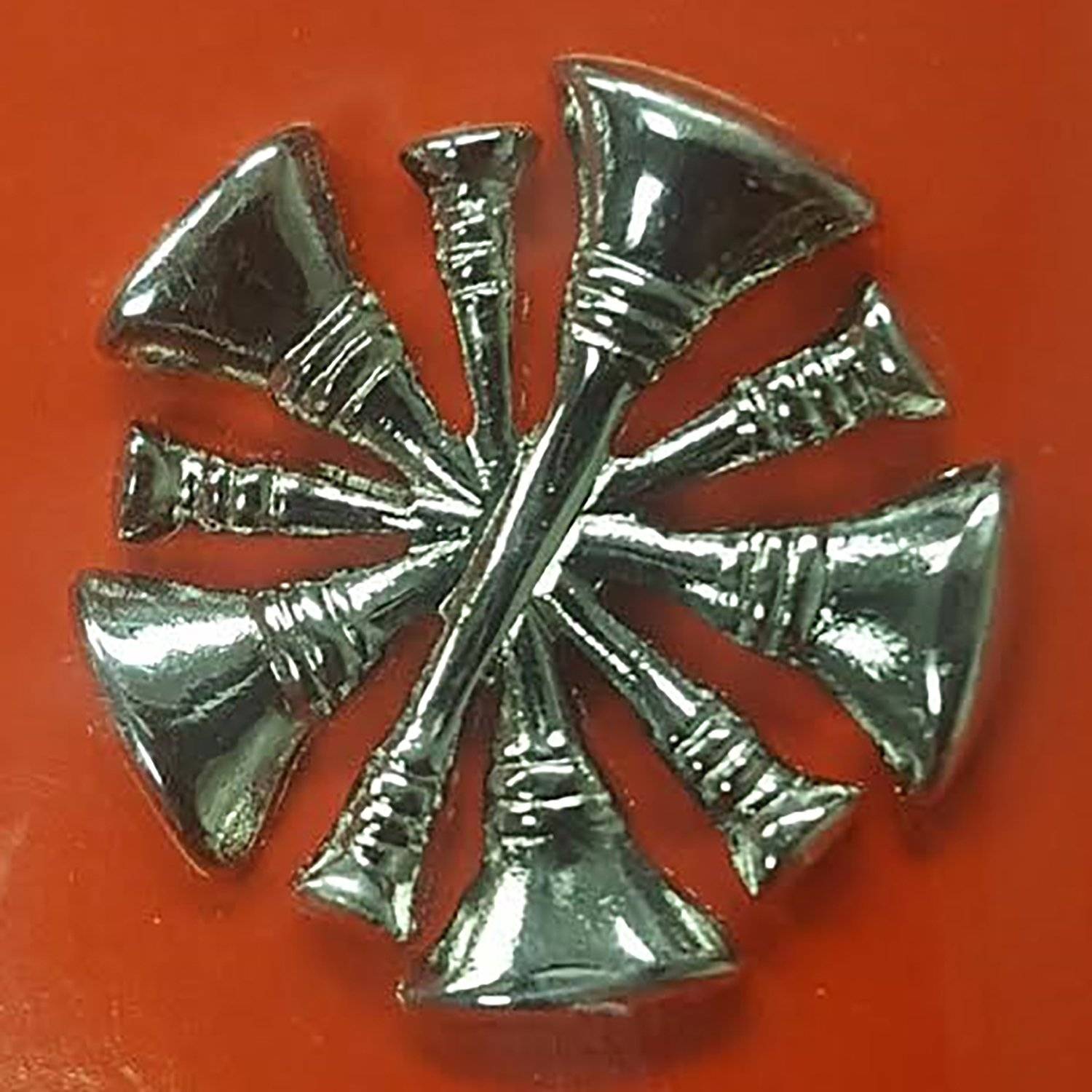 Premier Emblem Fire Dept. Five Crossed Bugles Collar Insigni